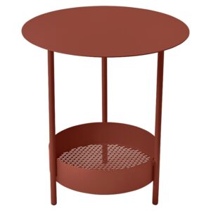 Zemitě červený kovový zahradní odkládací stolek Fermob Salsa 50 cm